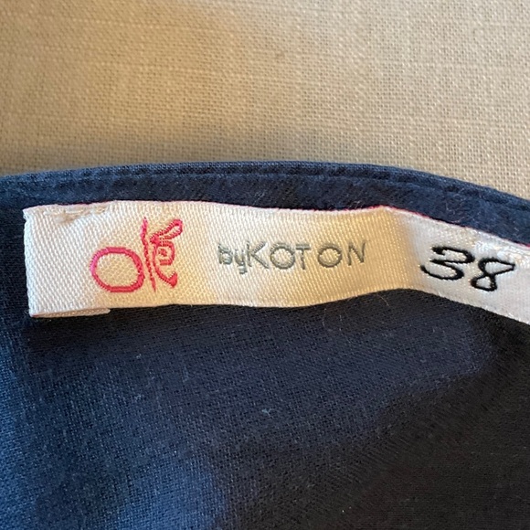 Chic Navy Dress with White Stripes - Picture 9 of 11